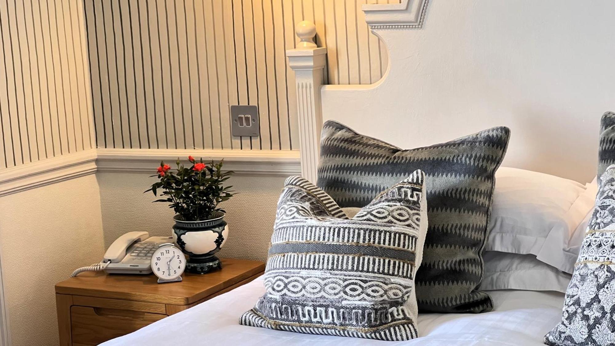 Watersmeet Hotel Улакумб Екстериор снимка