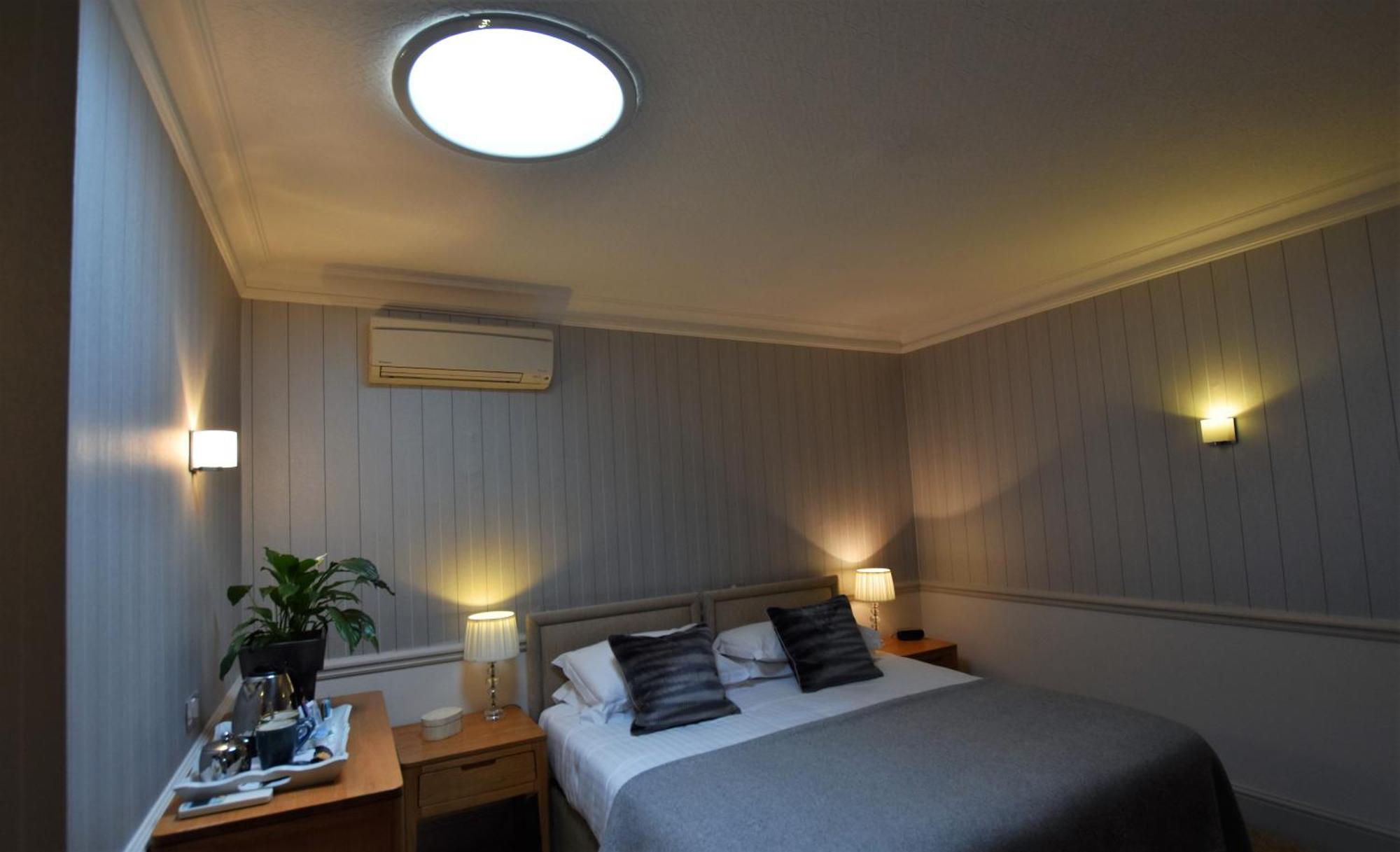 Watersmeet Hotel Улакумб Стая снимка